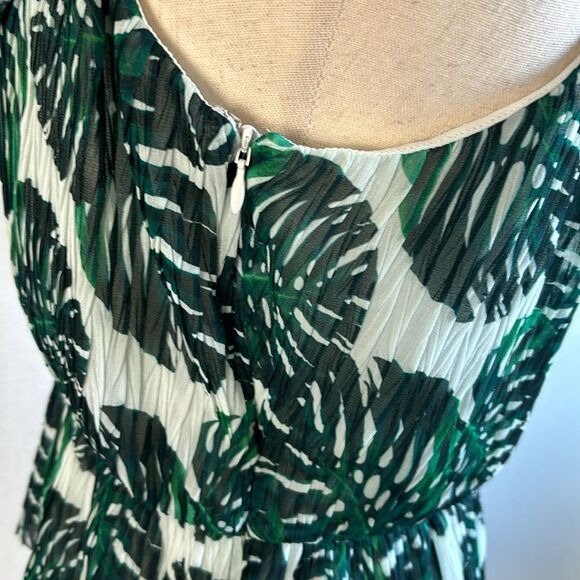 Banana Republic Cold Shoulder Pleated Flounce Top Tropical Palm Leaf Top Sz 4 - Picture 7 of 12